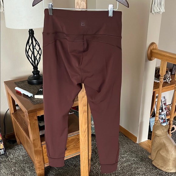 Avalanche Brown Leggings - Picture 4 of 7